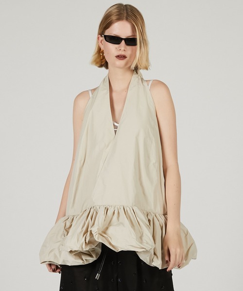 PRANK PROJECT（プランクプロジェクト）の「ボリュームヘムホルターチュニック / Volume Hem Halter Tunic（チュニック・レディース・ブラック/アイボリー/レッド・FREE）」の8枚目の写真