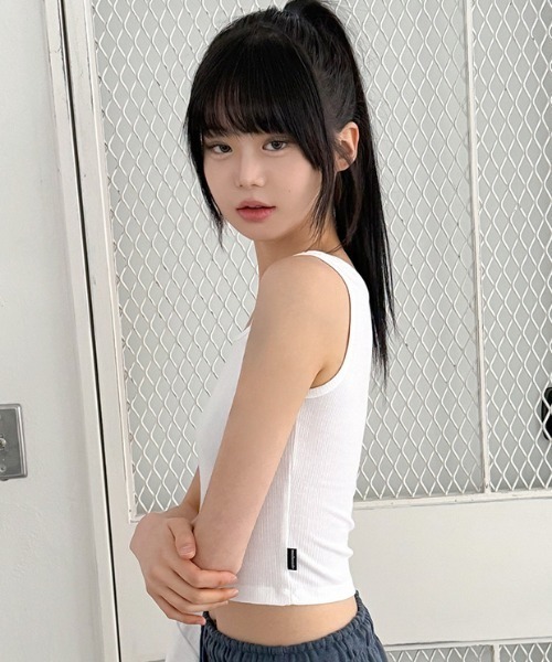 muahmuah(ムーアムーア)の「A'GEM/9 × .kom 『muah muah/ムーアムーア』SLIM FIT LOGO SLEEVELESS/スリムフィット ロゴスリーブレス(タンクトップ・レディース・ホワイト/ピンク/ブラック・FREE)」の8枚目の写真