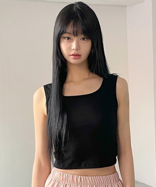 muahmuah(ムーアムーア)の「A'GEM/9 × .kom 『muah muah/ムーアムーア』SLIM FIT LOGO SLEEVELESS/スリムフィット ロゴスリーブレス(タンクトップ・レディース・ホワイト/ピンク/ブラック・FREE)」の4枚目の写真