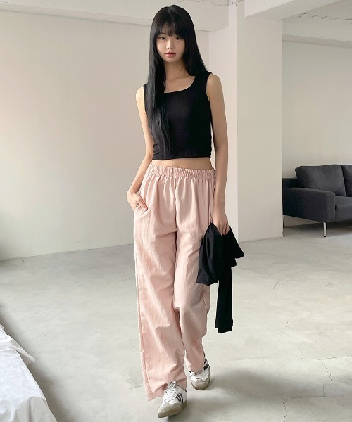 muahmuah(ムーアムーア)の「A'GEM/9 × .kom 『muah muah/ムーアムーア』SLIM FIT LOGO SLEEVELESS/スリムフィット ロゴスリーブレス(タンクトップ・レディース・ホワイト/ピンク/ブラック・FREE)」の7枚目の写真