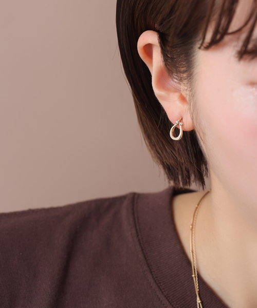 Lilas(リラ)の「ホースシューピアス K10(両耳)(ピアス(両耳用)・レディース・ゴールド・FREE)」の2枚目の写真