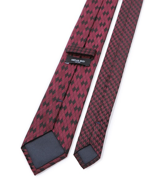 MEN'S BIGI（メンズビギ）の「変形アーガイル×シャドー千鳥柄シルクネクタイ（ネクタイ・メンズ・ボルドー/ネイビー/シルバー・FREE）」の4枚目の写真