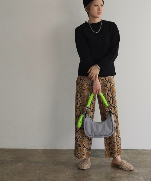 Magine(マージン)の「cheek チーク round 2WAY shoulder ラウンド2WAYショルダーバッグ(ショルダーバッグ・レディース・ホワイト/ブラック/グレー・FREE)」の10枚目の写真