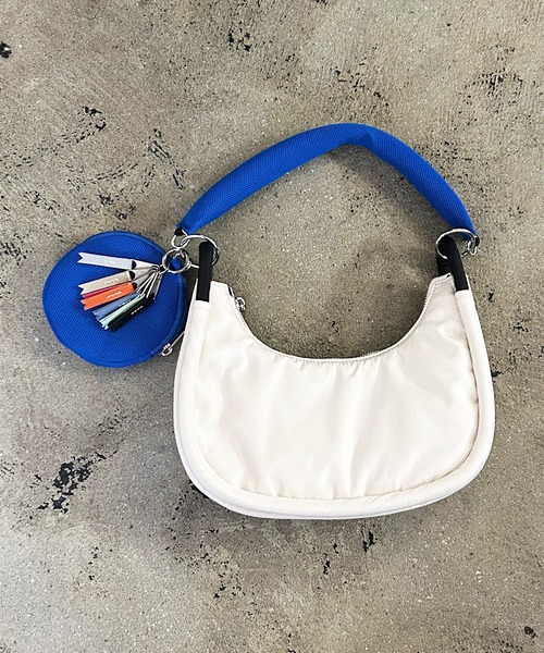 Magine(マージン)の「cheek チーク round 2WAY shoulder ラウンド2WAYショルダーバッグ(ショルダーバッグ・レディース・ホワイト/ブラック/グレー・FREE)」の11枚目の写真