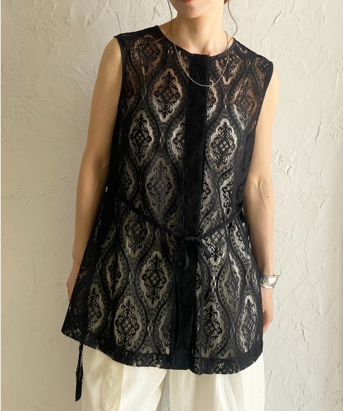 She's Closet（シーズクローゼット）の「ロング丈ノースリーブラッセルレースジレブラウス（シャツ/ブラウス・レディース・アイボリー/ブラック・FREE）」の2枚目の写真