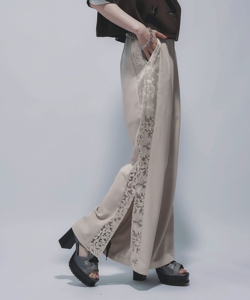 HARE（ハレ）の「ヴィンテージシシュウフレアパンツ(HARE)（その他パンツ・レディース・ブラック/オフホワイト・FREE）」の6枚目の写真