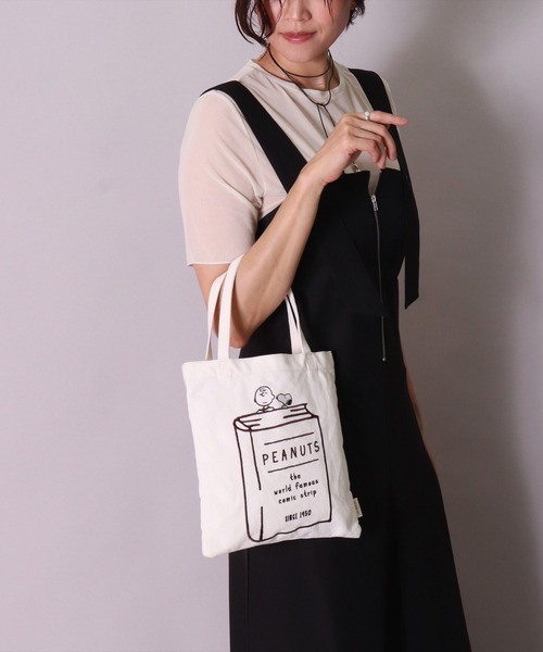 PEANUTS（ピーナッツ）の「(ACT)【PEANUTS】スヌーピー 刺繍 キャンバス ミニ トートバッグ（トートバッグ・レディース・アイボリー系1/アイボリー系2/アイボリー系3・ONE SIZE）」の5枚目の写真