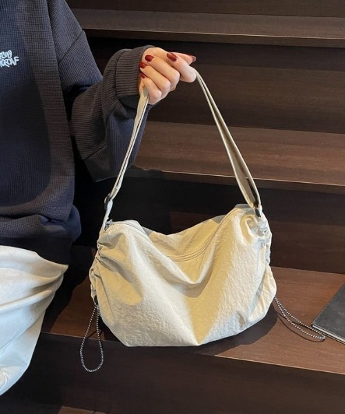 FreeZone(フリーゾーン)の「ドローストリングナイロンショルダーバッグ(ショルダーバッグ・メンズ・ブラック/ベージュ・F)」の15枚目の写真