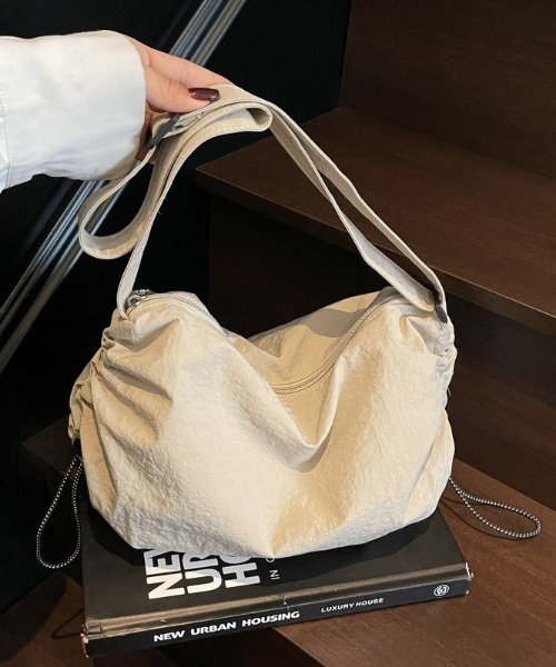 FreeZone(フリーゾーン)の「ドローストリングナイロンショルダーバッグ(ショルダーバッグ・メンズ・ブラック/ベージュ・F)」の19枚目の写真