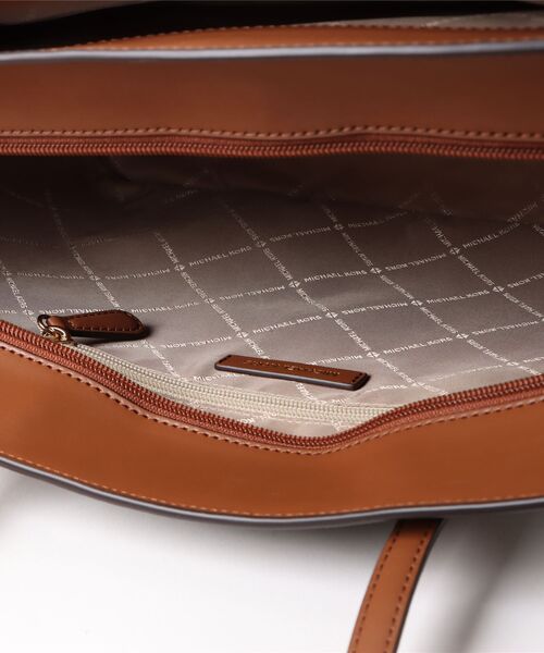 MICHAEL KORS(マイケルコース)の「ARDEN LG TZ TOTE トートバッグ(トートバッグ・レディース・ブラウン・FREE)」の4枚目の写真