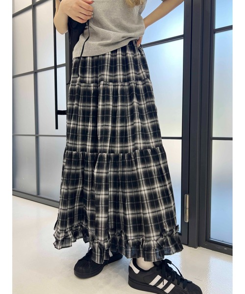 WC（ダブル シー）の「オンブレチェックティアードロングスカート（スカート・レディース・ブラック/ホワイト・FREE）」の14枚目の写真