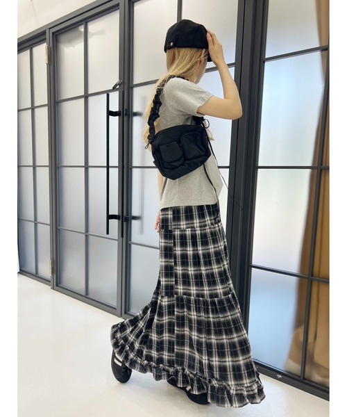 WC（ダブル シー）の「オンブレチェックティアードロングスカート（スカート・レディース・ブラック/ホワイト・FREE）」の15枚目の写真