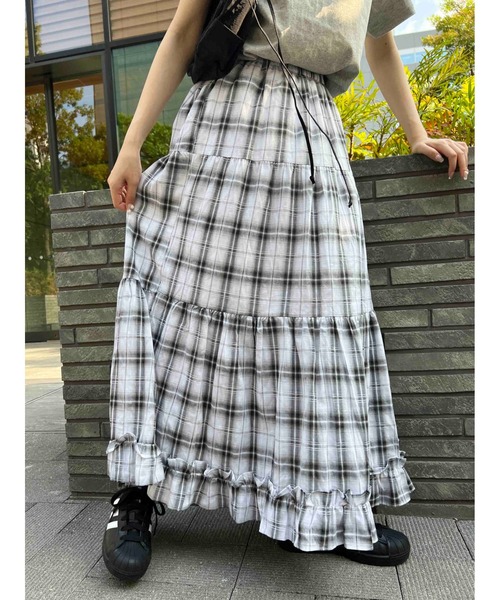 WC（ダブル シー）の「オンブレチェックティアードロングスカート（スカート・レディース・ブラック/ホワイト・FREE）」の8枚目の写真