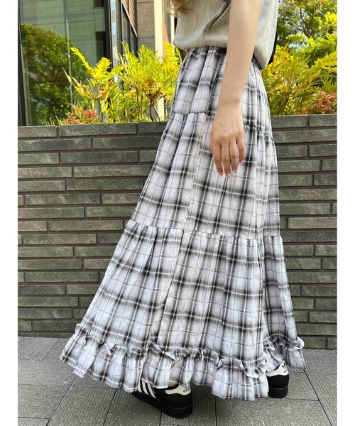 WC（ダブル シー）の「オンブレチェックティアードロングスカート（スカート・レディース・ブラック/ホワイト・FREE）」の9枚目の写真