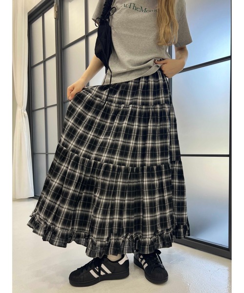 WC（ダブル シー）の「オンブレチェックティアードロングスカート（スカート・レディース・ブラック/ホワイト・FREE）」の10枚目の写真