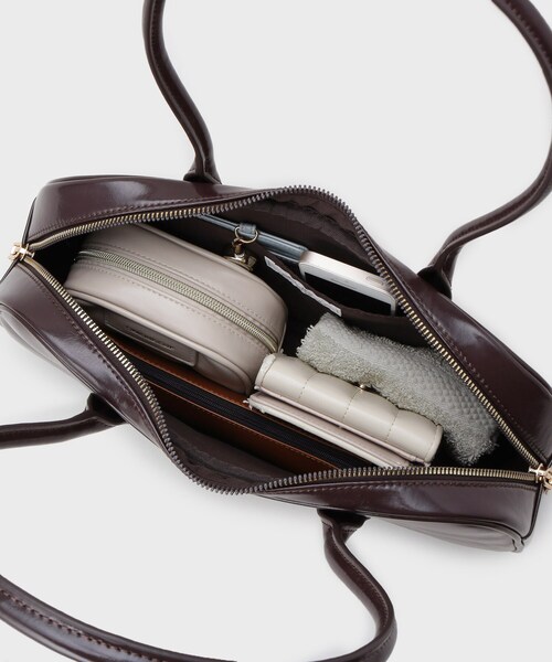 OPAQUE.CLIP(オペークドットクリップ)の「【軽量】オイル調合皮ワイドボストンバッグ(ボストンバッグ・レディース・ブラック/ブラウン系その他・00)」の13枚目の写真