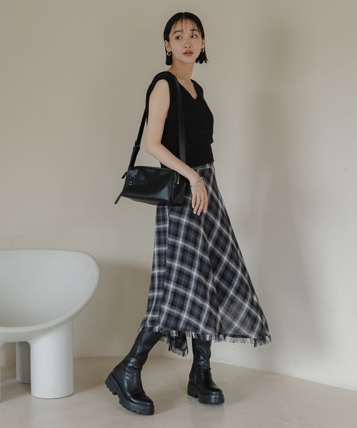 LOWRYS FARM(ローリーズファーム)の「ダブルジップショルダーBAG 578231(ショルダーバッグ・レディース・ブラック/ダークブラウン/ブラウン・FREE)」の5枚目の写真