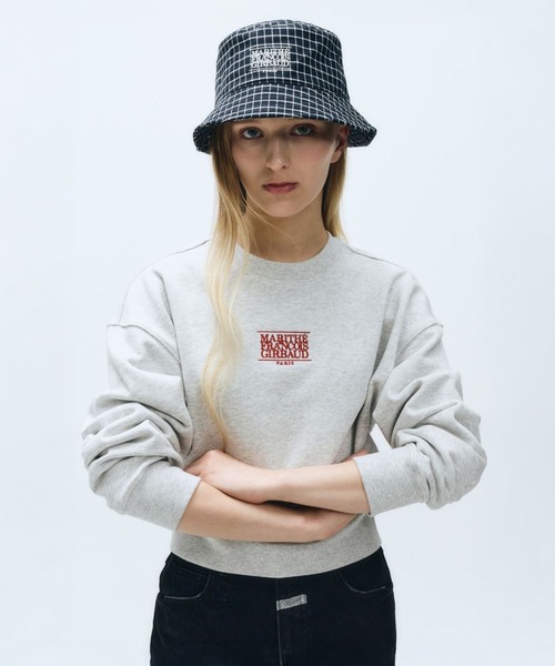 MARITHE + FRANCOIS GIRBAUD（マリテフランソワジルボー）の「W SMALL CLASSIC LOGO CROP SWEATSHIRT（スウェット・レディース・ヘザーグレー/ブラック・SMALL/MEDIUM）」の2枚目の写真