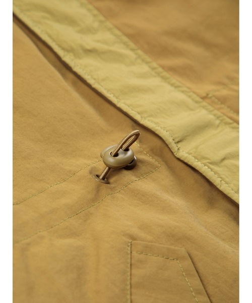 BOBO CHOSES（ボボショーズ）の「Tic Tac Toe raincoat（ナイロンジャケット・キッズ・カーキ・8-9y/4-5YEAR/12-13y/10-11y/6-7YEAR/2-3YEAR）」の6枚目の写真