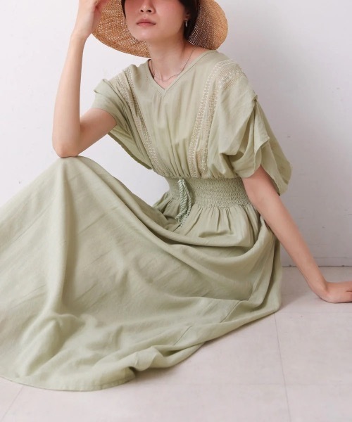 Bab(バブ)の「【S・Mサイズ展開】フロント刺繍ウエストシャーリングワンピース(ワンピース・レディース・アイボリー/ブラック/イエロー/ミント/ラベンダー/ピンク/グリーン・MEDIUM/SMALL)」の5枚目の写真