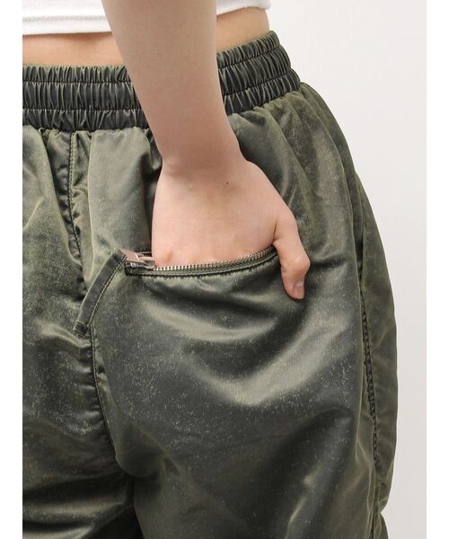 GYDA(ジェイダ)の「サイドギャザーpigment processedパンツ(その他パンツ・レディース・チャコールグレー/カーキ・FREE)」の13枚目の写真