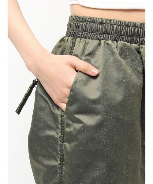 GYDA(ジェイダ)の「サイドギャザーpigment processedパンツ(その他パンツ・レディース・チャコールグレー/カーキ・FREE)」の14枚目の写真