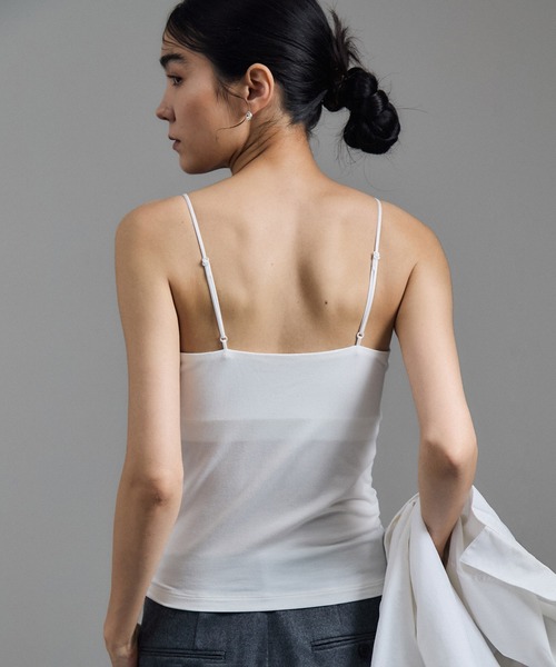 SALON adam et rope'（サロン アダム エ ロペ）の「ベア天カップ付きVネックキャミソール［UVケア・接触冷感］（キャミソール・レディース・ブラック/ホワイト・S/M）」の14枚目の写真