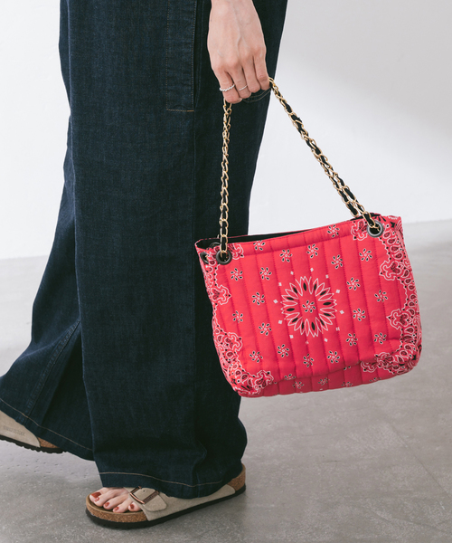 FRAMeWORK(フレームワーク)の「MALUS/マリュス バンダナキルティングショルダーBAG(ショルダーバッグ・レディース・ブラック/ネイビー/レッド・FREE)」の19枚目の写真