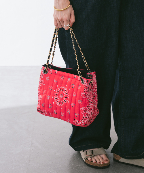FRAMeWORK(フレームワーク)の「MALUS/マリュス バンダナキルティングショルダーBAG(ショルダーバッグ・レディース・ブラック/ネイビー/レッド・FREE)」の21枚目の写真