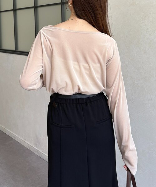 Thevon（ゼボン）の「ドレープネックベロアシアープルオーバー（Tシャツ/カットソー・レディース・ネイビー/オリーブ/グレイッシュベージュ・FREE）」の6枚目の写真
