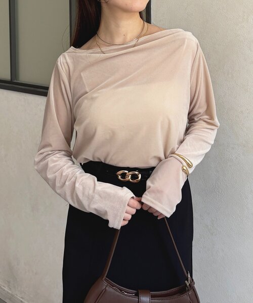 Thevon（ゼボン）の「ドレープネックベロアシアープルオーバー（Tシャツ/カットソー・レディース・ネイビー/オリーブ/グレイッシュベージュ・FREE）」の8枚目の写真
