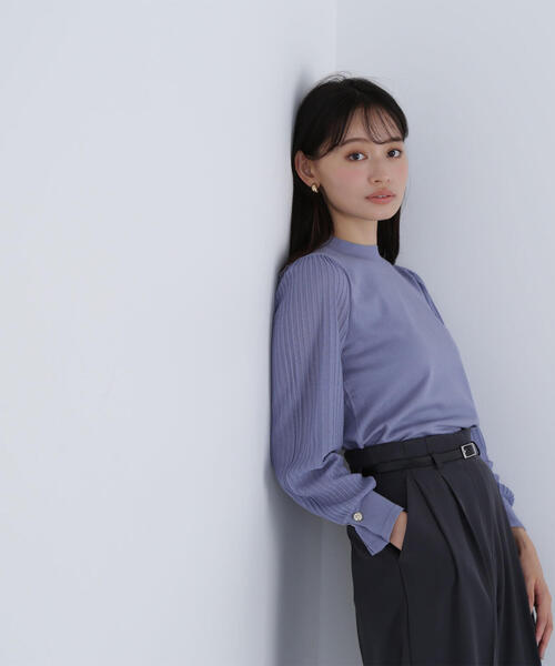 NATURAL BEAUTY BASIC（ナチュラルビューティーベーシック）の「◇プリーツスリーブノットボタンニット（ニット/セーター・レディース・ブルー/ブラック/オフホワイト・FREE）」の5枚目の写真