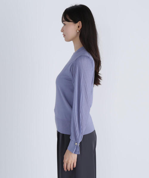 NATURAL BEAUTY BASIC（ナチュラルビューティーベーシック）の「◇プリーツスリーブノットボタンニット（ニット/セーター・レディース・ブルー/ブラック/オフホワイト・FREE）」の11枚目の写真