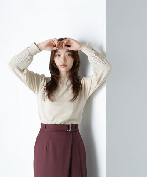 NATURAL BEAUTY BASIC（ナチュラルビューティーベーシック）の「◇プリーツスリーブノットボタンニット（ニット/セーター・レディース・ブルー/ブラック/オフホワイト・FREE）」の4枚目の写真