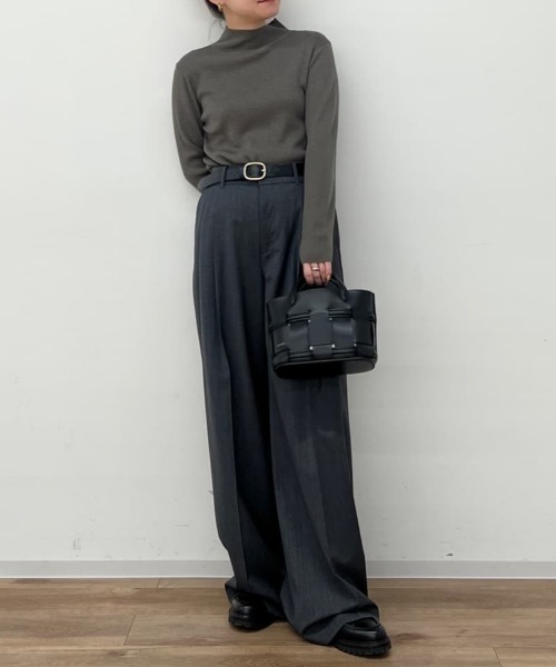 human woman（ヒューマンウーマン）の「◆ダブルタックバギーパンツ（その他パンツ・レディース・グレー/ブラウン・MEDIUM）」の7枚目の写真
