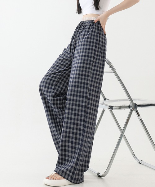 2ly2(トゥーリートゥー)の「ゆるっとラクちん!チェック柄ワイドパンツ(その他パンツ・レディース・ネイビー/ブラック・FREE)」の5枚目の写真