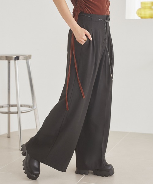 LAULEN（ローレン）の「inverted pleats waide pants /インバーテッドプリーツワイドパンツ（その他パンツ・レディース・ブラック/ブラウン・M/S）」の3枚目の写真