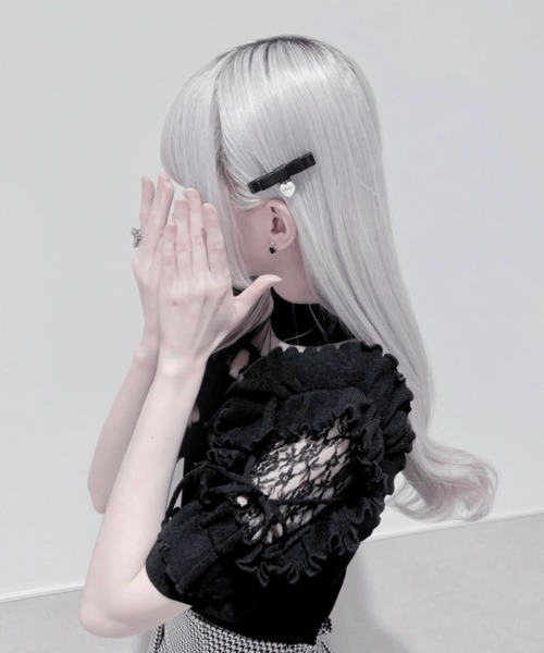 LAFARY（ラファリー）の「スリムレザーリボン（バレッタ/ヘアクリップ・レディース・ブラック/ピンク・FREE）」の4枚目の写真