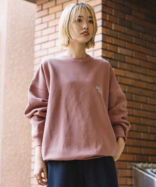 FREAK'S STORE(フリークスストア)の「限定展開 SHE WOLF DINER×FREAK'S STORE/シーウルフダイナー 別注 ビッグシルエット バックプリント クルーネックスウェット/CAR(スウェット・メンズ・アッシュグレー/チャコールグレー/ピンク・LARGE/MEDIUM/SMALL)」の20枚目の写真