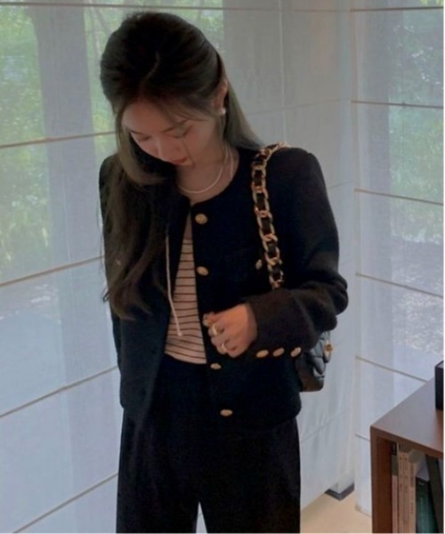 Mejoul（メジュール）の「ゴールドボタン クロップド丈ツイードノーカラージャケット（その他アウター・レディース・ブラック/ホワイト・L/M）」の4枚目の写真