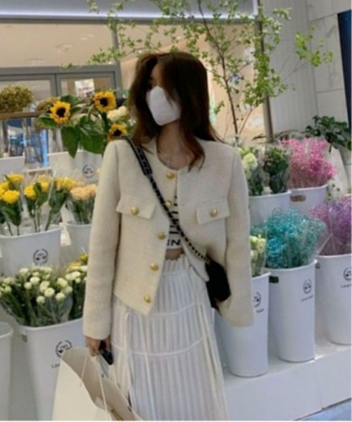 Mejoul（メジュール）の「ゴールドボタン クロップド丈ツイードノーカラージャケット（その他アウター・レディース・ブラック/ホワイト・L/M）」の11枚目の写真