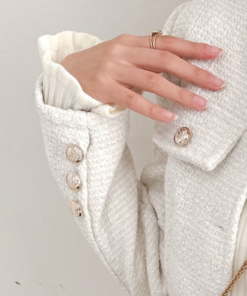 Mejoul（メジュール）の「ゴールドボタン クロップド丈ツイードノーカラージャケット（その他アウター・レディース・ブラック/ホワイト・L/M）」の6枚目の写真