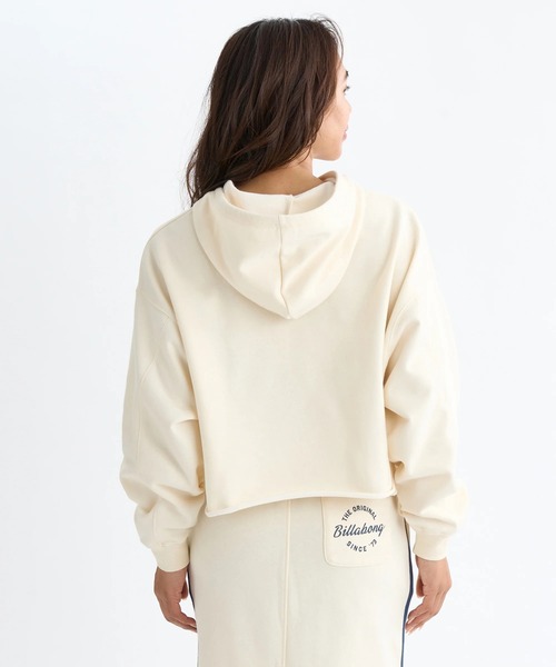 BILLABONG（ビラボン）の「BILLABONG レディース 【SURF CAMP】TRIPLE PALMS SWEAT P パーカー 【LOOSE CROPPED】【2025年秋冬モデル】/ビラボンセットアップ対応クロップド丈パームツリープリントプルオーバーパーカー・フーディー（パーカー・レディース・ヘザーグレー/アイボリー・LARGE/MEDIUM）」の4枚目の写真