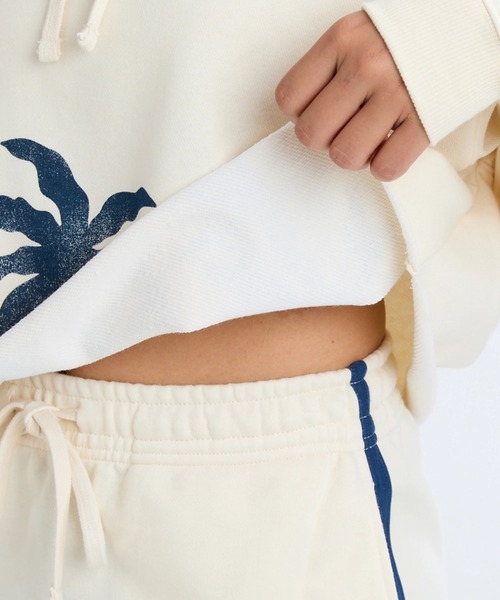 BILLABONG（ビラボン）の「BILLABONG レディース 【SURF CAMP】TRIPLE PALMS SWEAT P パーカー 【LOOSE CROPPED】【2025年秋冬モデル】/ビラボンセットアップ対応クロップド丈パームツリープリントプルオーバーパーカー・フーディー（パーカー・レディース・ヘザーグレー/アイボリー・LARGE/MEDIUM）」の8枚目の写真
