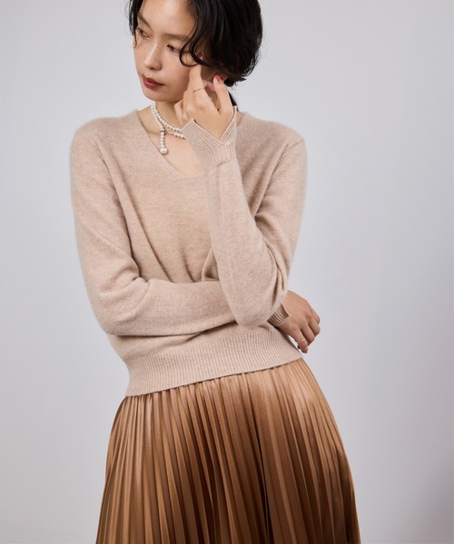 ROPE'（ロペ）の「カシミヤVネックニットプルオーバー（ニット/セーター・レディース・ブラック/ベージュ/ピンク系その他2/レッド/グレー・FREE）」の12枚目の写真