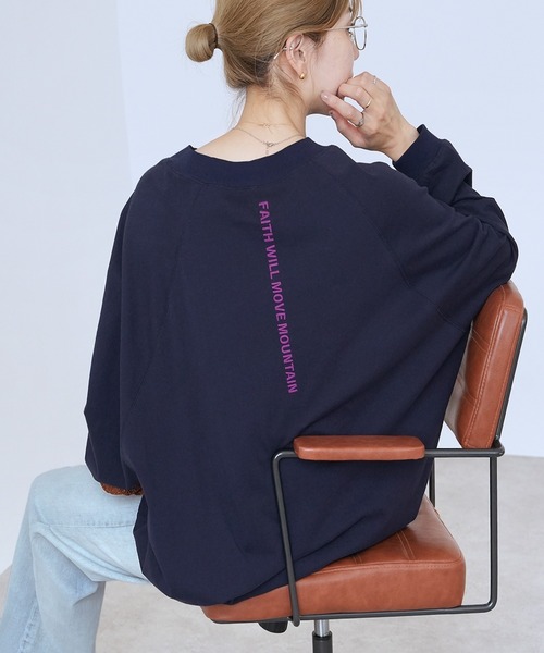 reca（レカ）の「バック刺繍ロゴBIGプルオーバー（Tシャツ/カットソー・レディース・ベージュ/ブラウン/ブラック/グレー系その他/チャコールグレー/グレー系その他2/ラベンダー/ネイビー・FREE）」の7枚目の写真