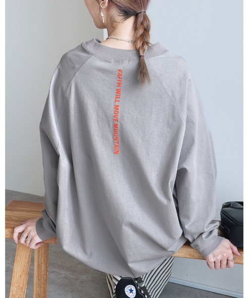reca（レカ）の「バック刺繍ロゴBIGプルオーバー（Tシャツ/カットソー・レディース・ベージュ/ブラウン/ブラック/グレー系その他/チャコールグレー/グレー系その他2/ラベンダー/ネイビー・FREE）」の5枚目の写真