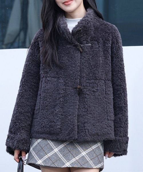 Lace Ladies(レースレディース)の「トグル付き スタンドカラー ボア ファー ジャケット(ダッフルコート・レディース・チャコールグレー/ベージュ・FREE)」の5枚目の写真