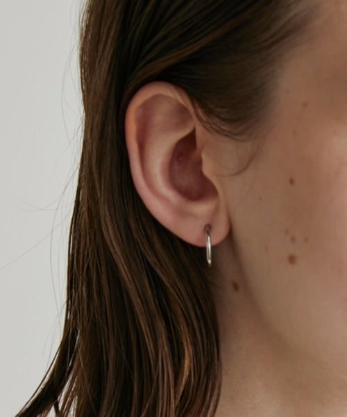 Auntie Rosa Holiday（アンティローザホリデー）の「ナローフープピアス（ピアス（両耳用）・レディース・シルバー/ゴールド・FREE）」の2枚目の写真