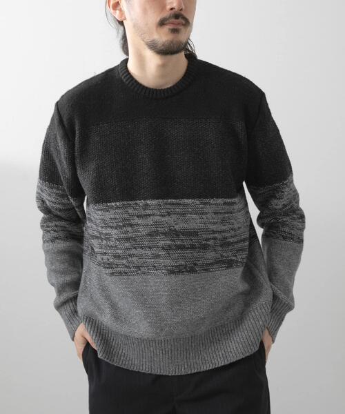 ITEMS URBANRESEARCH(アイテムズ アーバンリサーチ)の「リサイクルヤーン グラデーションニット(ニット/セーター・メンズ・グレー/ブラック/ベージュ・MEDIUM/LARGE)」の21枚目の写真